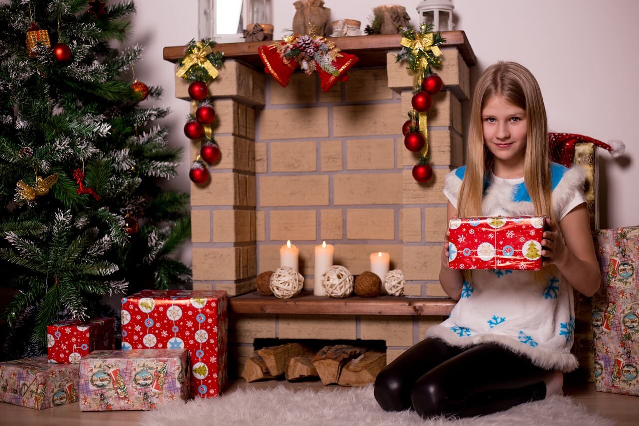 Что подарить на Новый год: топ-10 подарков для детей