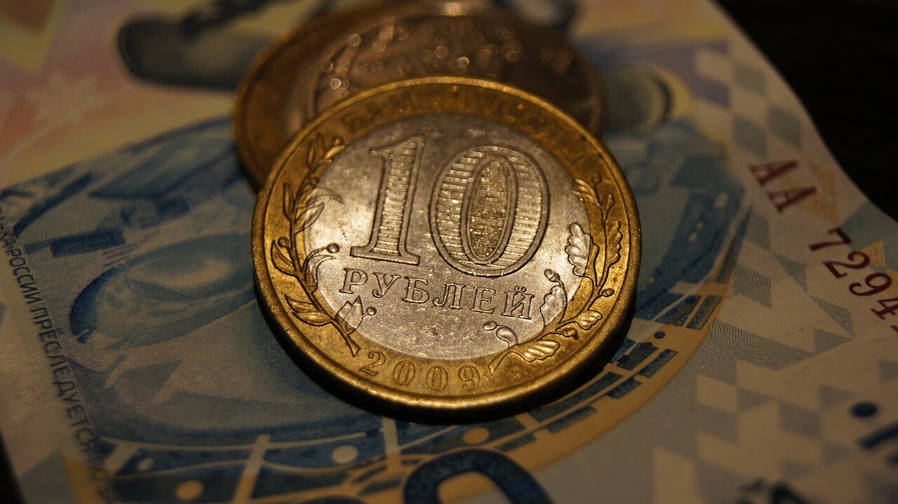 Можно ли верить прогнозам: рубль и доллар в 2016 году